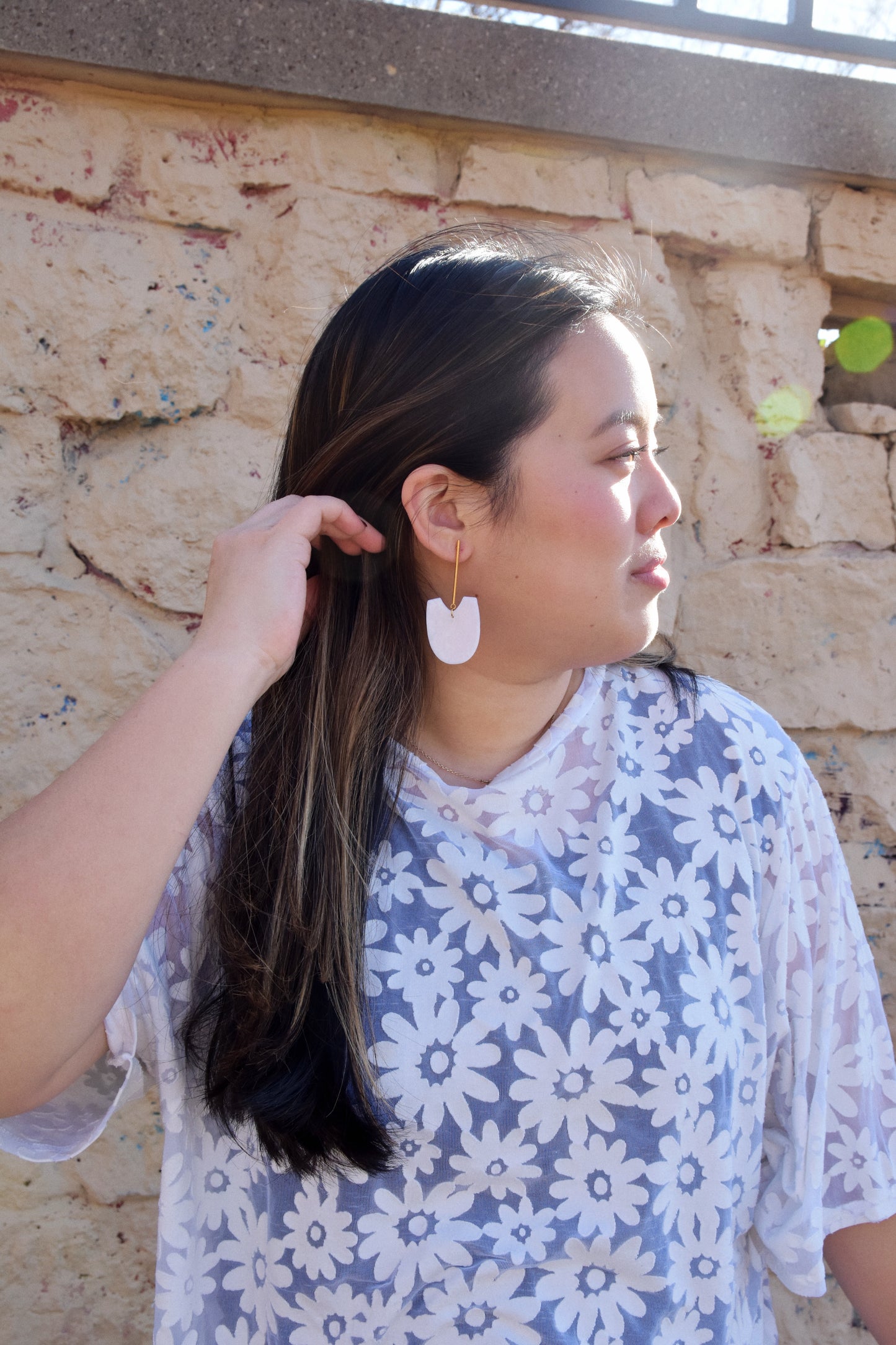Crème Drop Earring